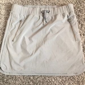 Athleta skort with zipper pockets